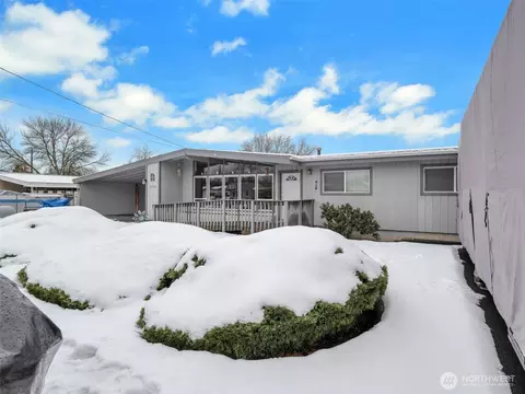 1708 Stuart St, Walla Walla, WA 99362 photo 2