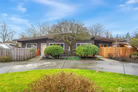 5005 Sand Point Pl NE, Seattle, WA 98105