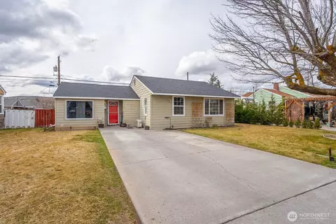11 NE F St, Ephrata, WA 98823