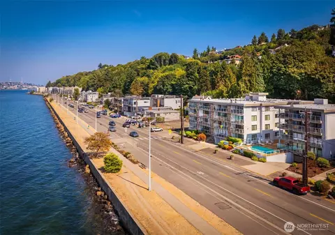 2104 Alki Ave SW #305, Seattle, WA 98116