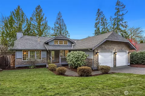 2650 NW Oakcrest Dr, Issaquah, WA 98027
