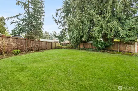 Exterior - 318 89th St SE, Everett, WA 98208 photo 11 of 12