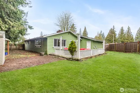Exterior - 318 89th St SE, Everett, WA 98208 photo 7 of 12