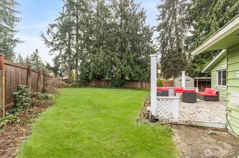 Exterior - 318 89th St SE, Everett, WA 98208 photo 9 of 12