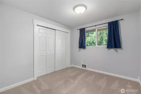 Bedroom - 318 89th St SE, Everett, WA 98208 photo 4 of 4