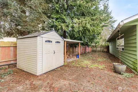 Exterior - 318 89th St SE, Everett, WA 98208 photo 10 of 12