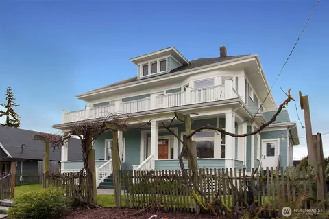 4117 Burke Ave N, Seattle, WA 98103