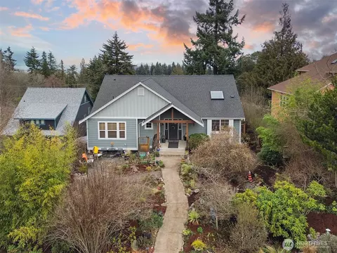1613 E 4th St, Port Angeles, WA 98362