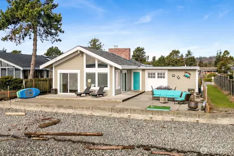 5425 Tsawwassen Loop, Blaine, WA 98230