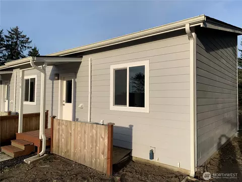 516 Dolphin Ave NE, Ocean Shores, WA 98569