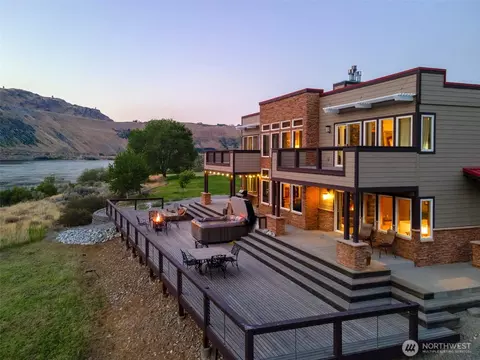 99 N Shore Dr, Orondo, WA 98843