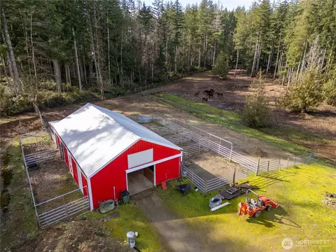 305 Tahuyeh Dr NW, Bremerton, WA 98312