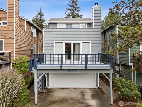 9752 45th Ave NE, Seattle, WA 98115