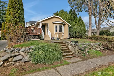 4110 SW Raymond St, Seattle, WA 98136