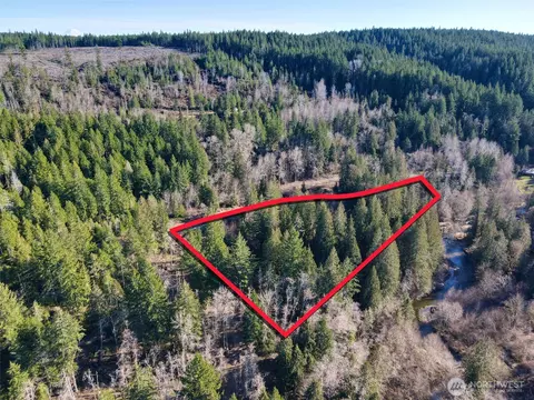 2124 NE Holly Dewatto Rd, Tahuya, WA 98588