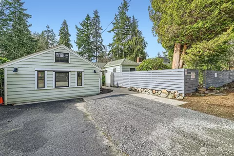 11225 Goodwin Way NE, Seattle, WA 98125