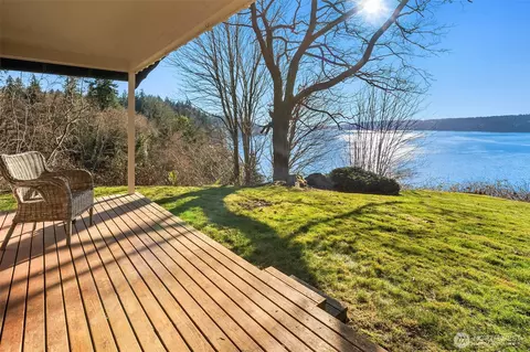 13827 SW 248th St, Vashon, WA 98070