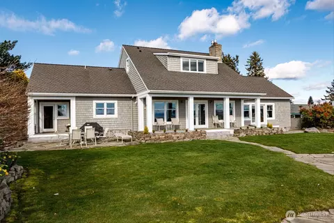 2386 Soundview Dr, Langley, WA 98260