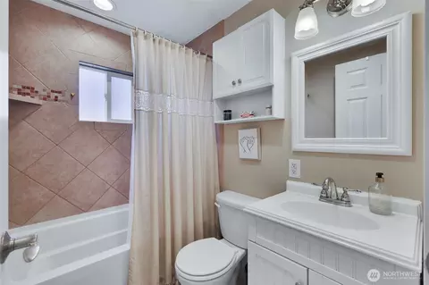Bath - 2415 E Bismark Ave, Spokane, WA 99208 photo 1 of 1