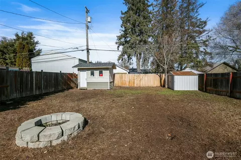 Exterior - 2415 E Bismark Ave, Spokane, WA 99208 photo 3 of 5