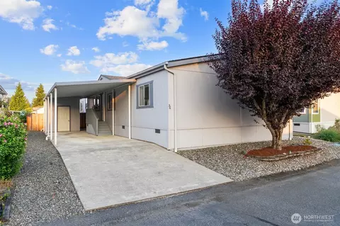 5711 NE 100th St #56, Marysville, WA 98270