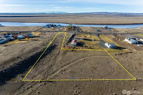 8851 NE Stonecrest Rd, Moses Lake, WA 98837