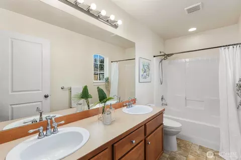 Bath - 3805 168th Pl SE, Bothell, WA 98012 photo 6 of 6