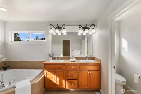 Bath - 3805 168th Pl SE, Bothell, WA 98012 photo 3 of 6