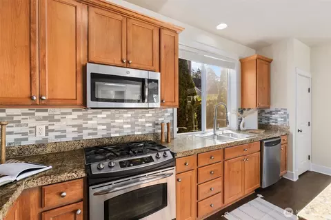 Kitchen - 3805 168th Pl SE, Bothell, WA 98012 photo 3 of 6
