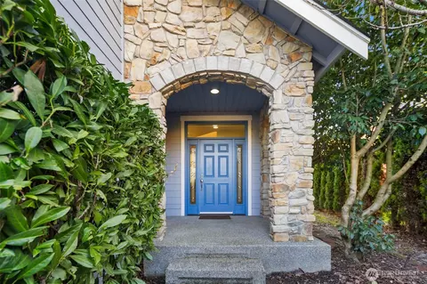 Entry Way - 3805 168th Pl SE, Bothell, WA 98012 photo 1 of 2