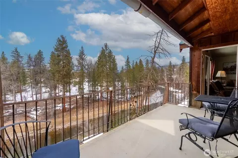 404 Bluff St, Winthrop, WA 98862