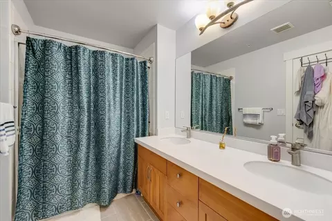 Bath - 2115 201st Pl SE #I-2, Bothell, WA 98012 photo 4 of 6