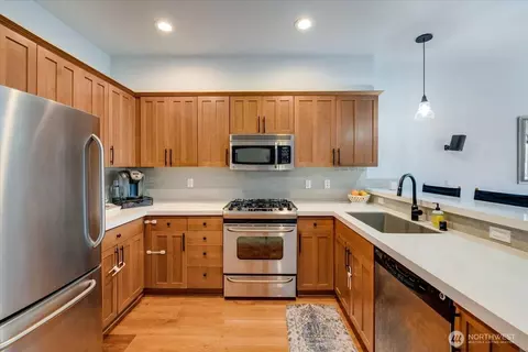 Kitchen - 2115 201st Pl SE #I-2, Bothell, WA 98012 photo 3 of 5