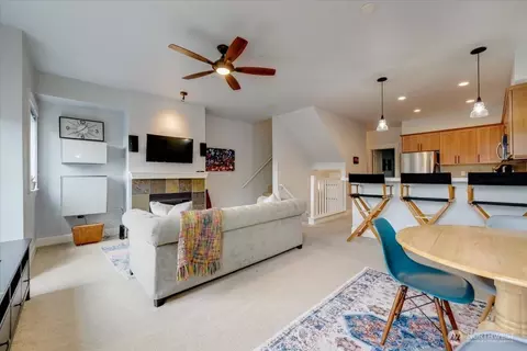 Living - 2115 201st Pl SE #I-2, Bothell, WA 98012 photo 2 of 5
