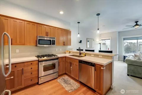 Kitchen - 2115 201st Pl SE #I-2, Bothell, WA 98012 photo 4 of 5