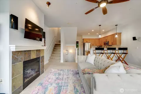 Living - 2115 201st Pl SE #I-2, Bothell, WA 98012 photo 5 of 5