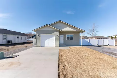 98 Beverly Ln, Malaga, WA 98828