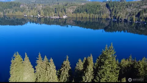 34750 S Shore Dr, Mount Vernon, WA 98274