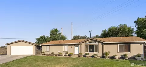 11 SE Pepperidge Pl, College Place, WA 99324