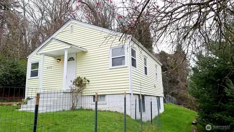 2902 NE Alder St, Bremerton, WA 98310