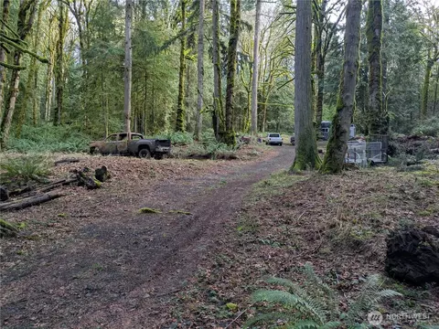 4131 Sunset Beach Dr NW, Olympia, WA 98502