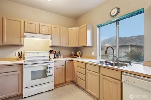 2921 Carbon Ridge St, Enumclaw, WA 98022 photo 12