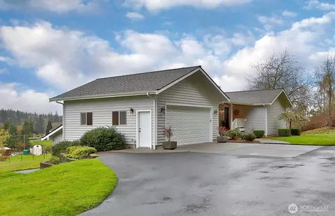 1956 Cattail Ln, Freeland, WA 98249