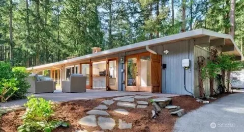 12 Bridlewood Cir, Kirkland, WA 98033