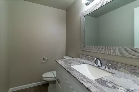 Bath - 256 SE Weir St, Camas, WA 98607 photo 1 of 4