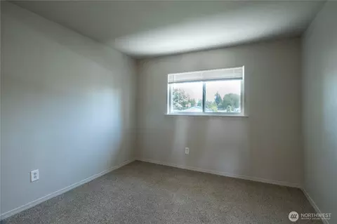 Bedroom - 256 SE Weir St, Camas, WA 98607 photo 6 of 8
