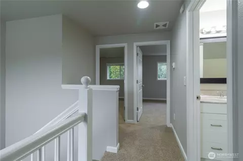 Entry Way - 256 SE Weir St, Camas, WA 98607 photo 5 of 7