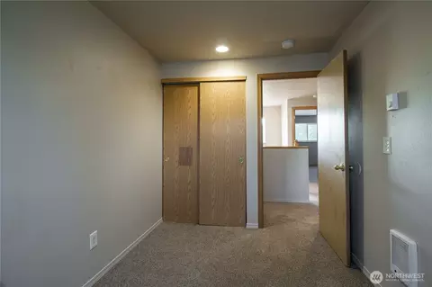 Bedroom - 256 SE Weir St, Camas, WA 98607 photo 7 of 8