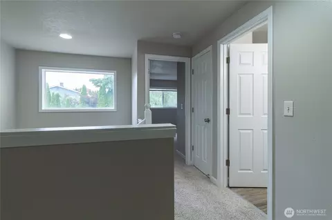 Entry Way - 256 SE Weir St, Camas, WA 98607 photo 3 of 7