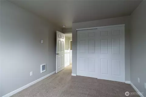 Bedroom - 256 SE Weir St, Camas, WA 98607 photo 5 of 8
